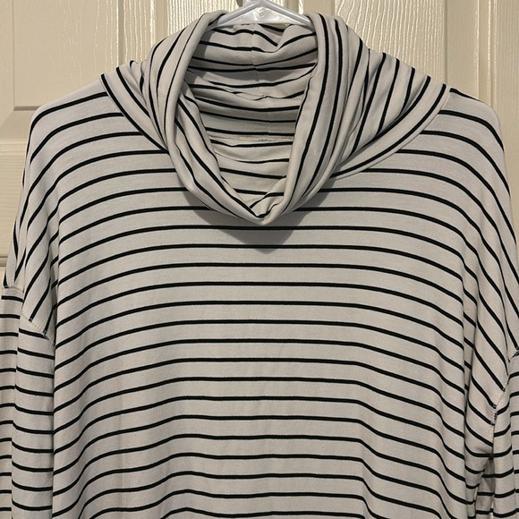 Hi-Low Liz Claiborne Top Sz XL - Picture 2 of 5